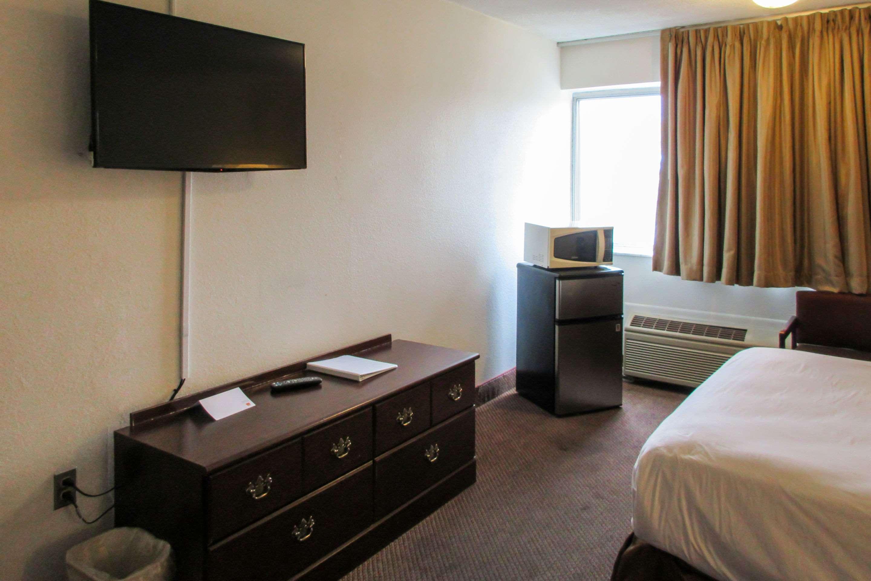 Econo Hotel