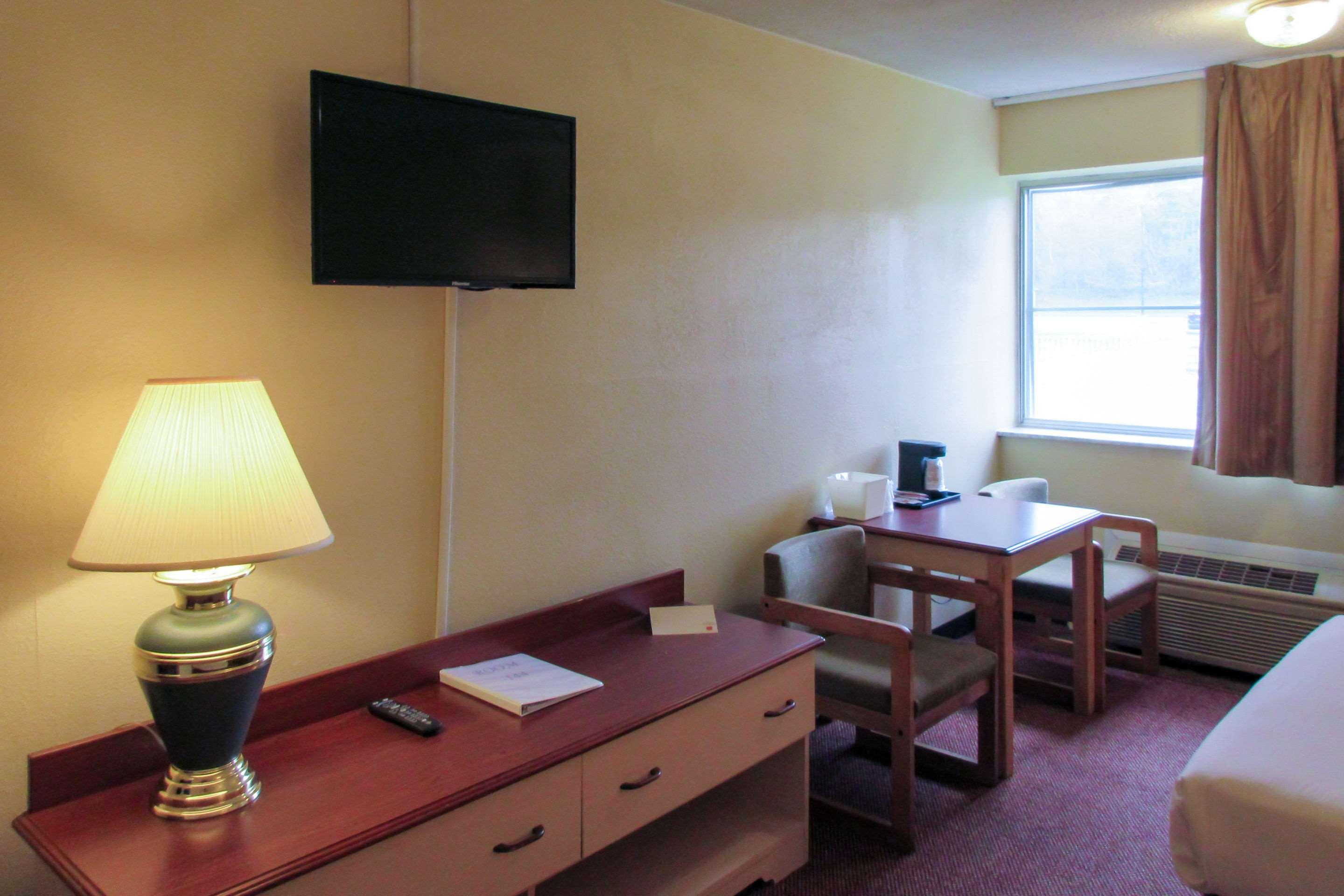 Econo Hotel