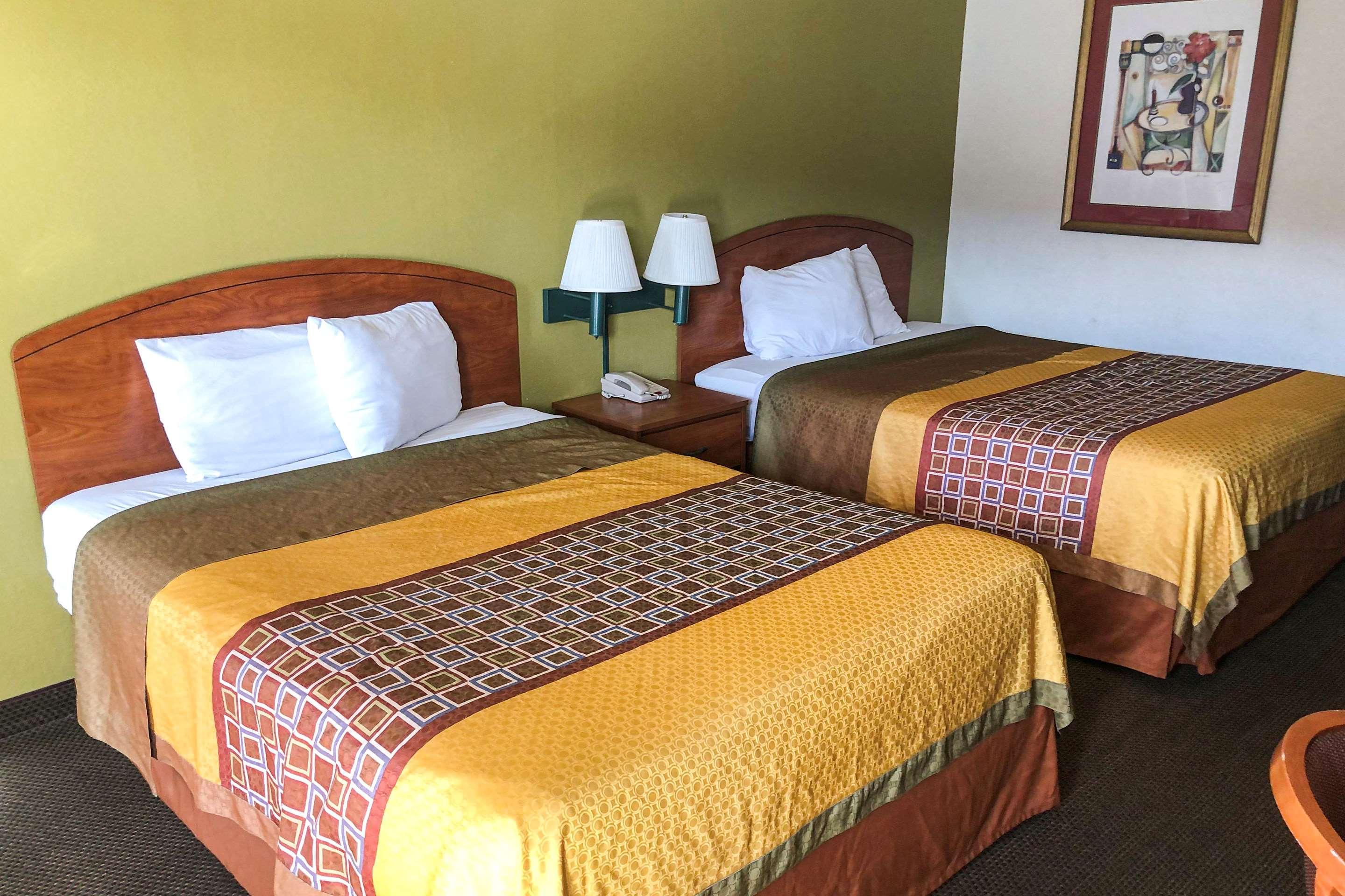 Hotel Econo 2*