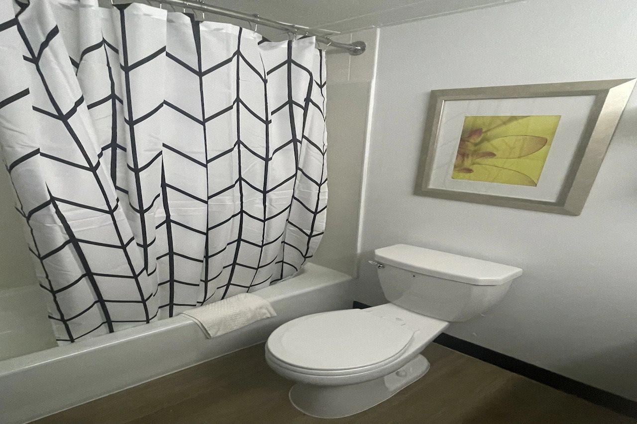 Econo Hotel