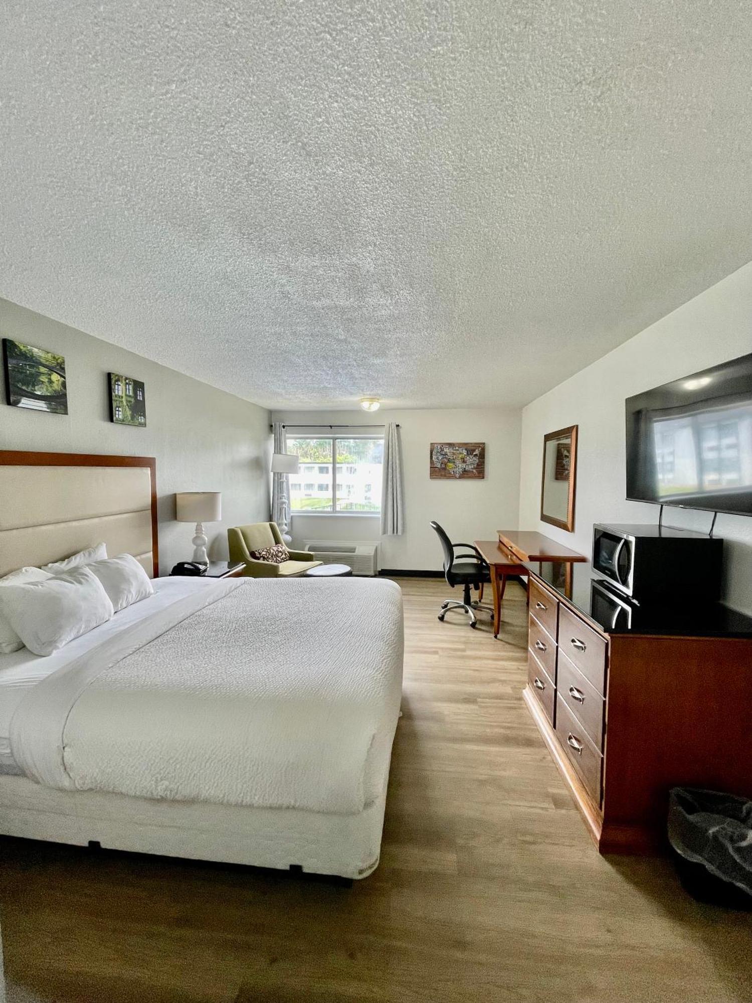 Hotel Days By Wyndham Erie 2*