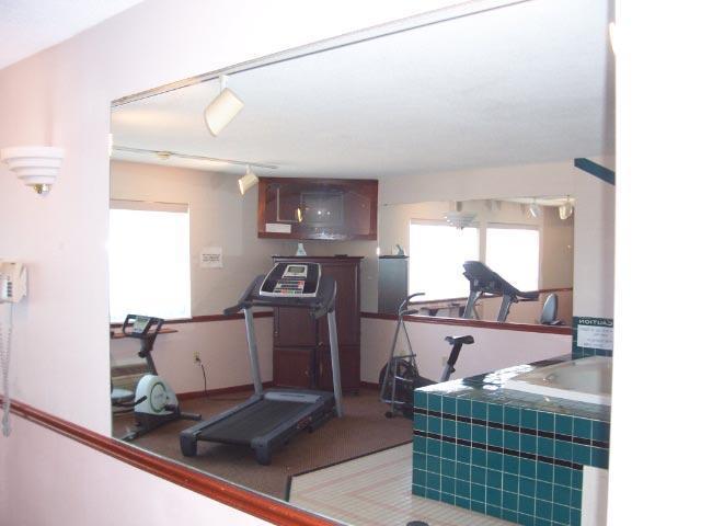 Days By Wyndham Erie Hotel 2*